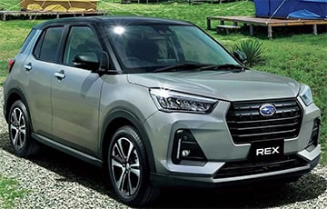 Современный кроссовер Subaru REX на природе в Испании